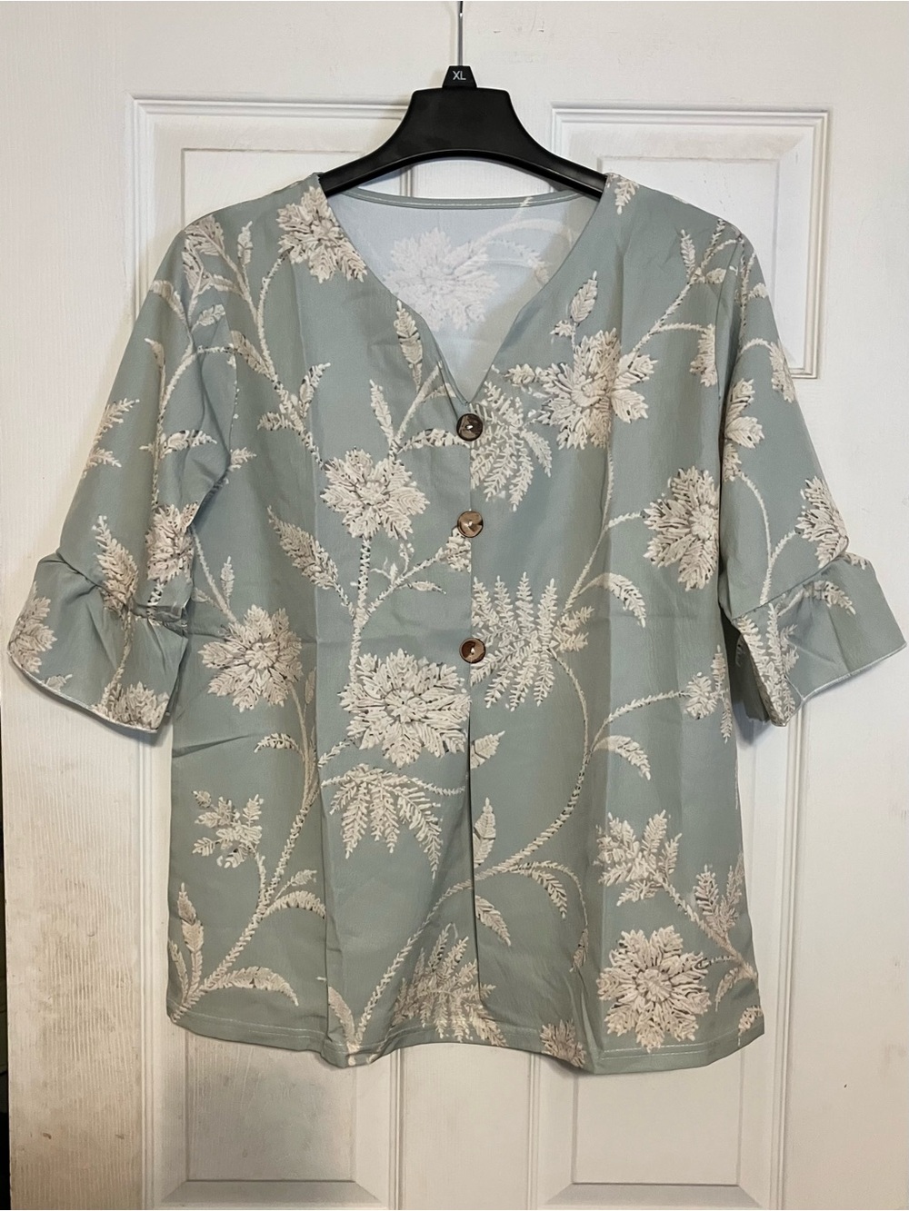 Women's Sage Green Floral Button-Front Top Size L NEW Blouse Everyday Work Wear
